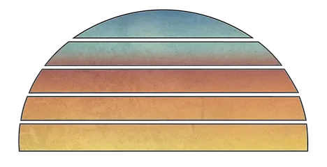 Ein reichhaltiges Frühstücksarrangement mit Rührei, Speck, Toast, Home Fries und frischen Beilagen, einladend präsentiert