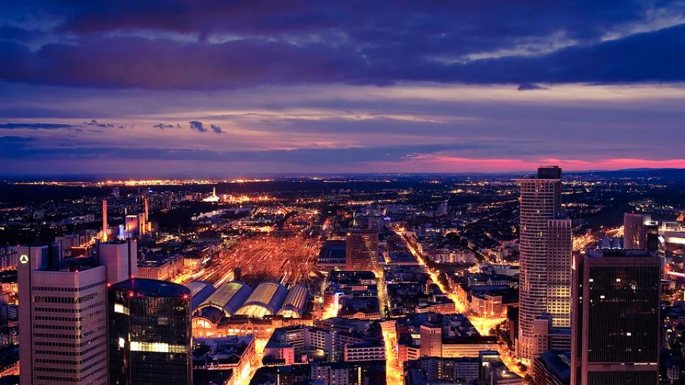 Frankfurt Skyline bei Nacht