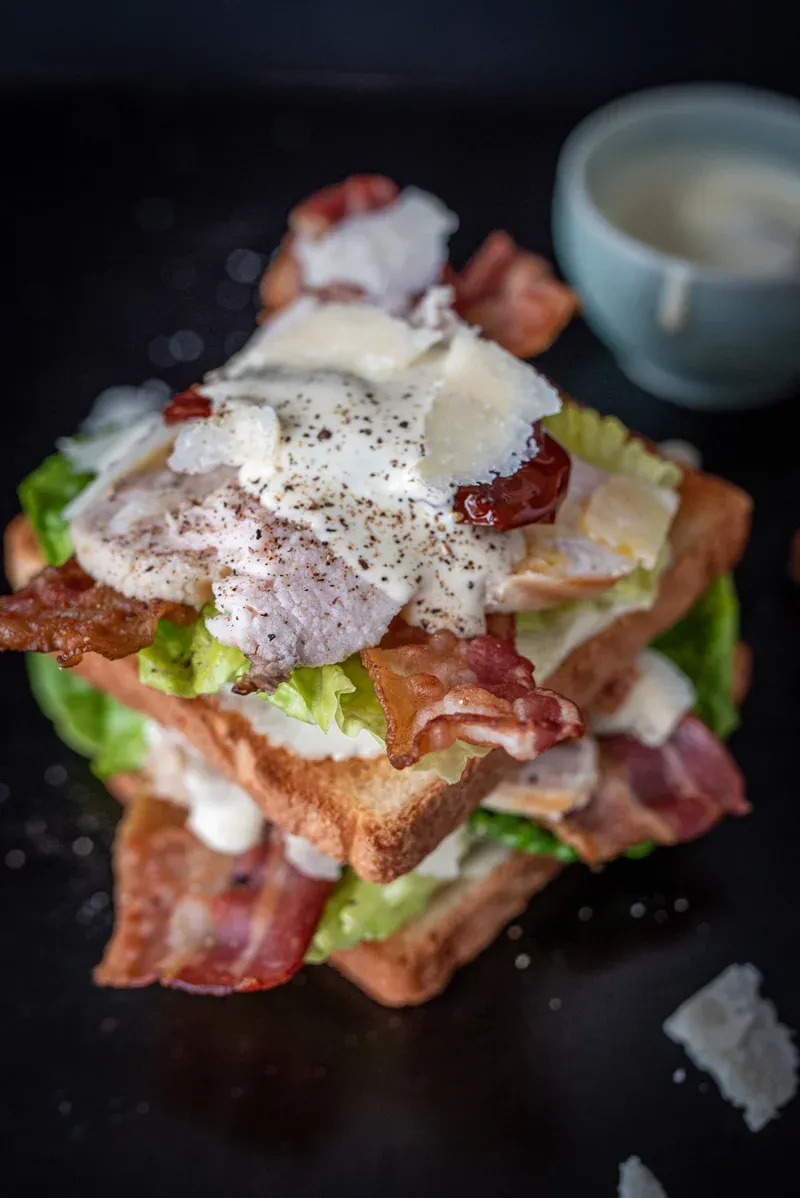 Geschnittenes Club Sandwich als Fingerfood