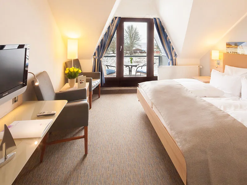 Wohnbereich im Giebelzimmer Hotel Erholung