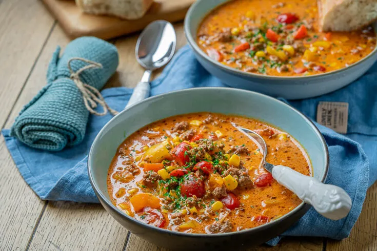 15 Minuten Pizzasuppe - die beste cremige und sattmachende Pizzasuppe der Welt