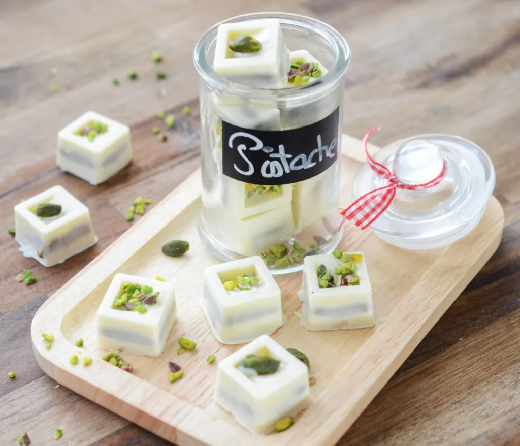 28 einfache Pralinen-Rezepte Pistazien Pralinen Cubo Set 1024x1024