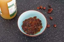 Ablaufbild: Rosinen weichen in Saft ein