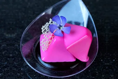 Agar-Agar-Kaviar als Beispiel für Gelifikation in der Molekularküche