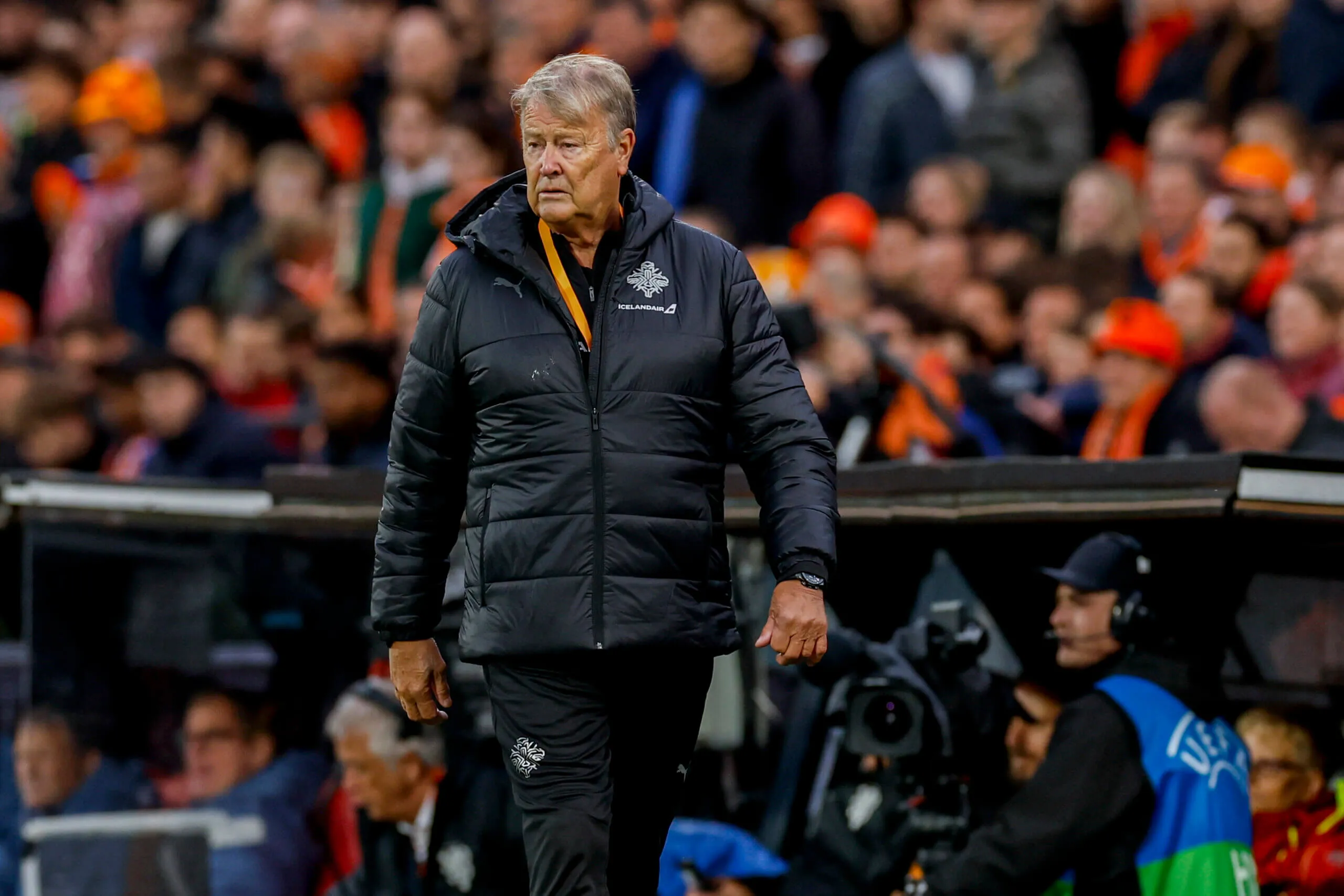 Age Hareide, der norwegische Cheftrainer der isländischen Fußballnationalmannschaft, während eines Spiels.