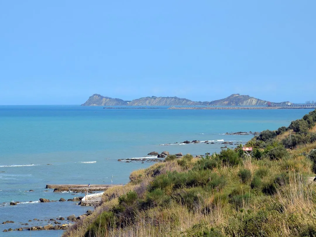 albanien durres strand mit sonnenuntergang