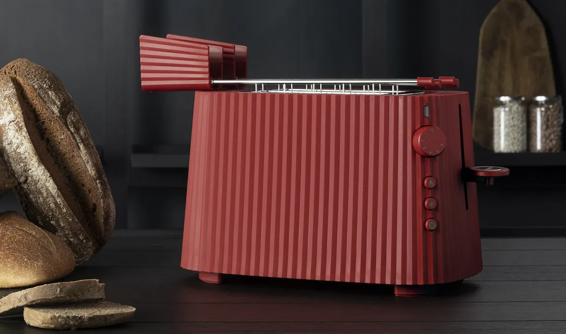 Alessi Plissé Toaster in einer modernen Küchenumgebung