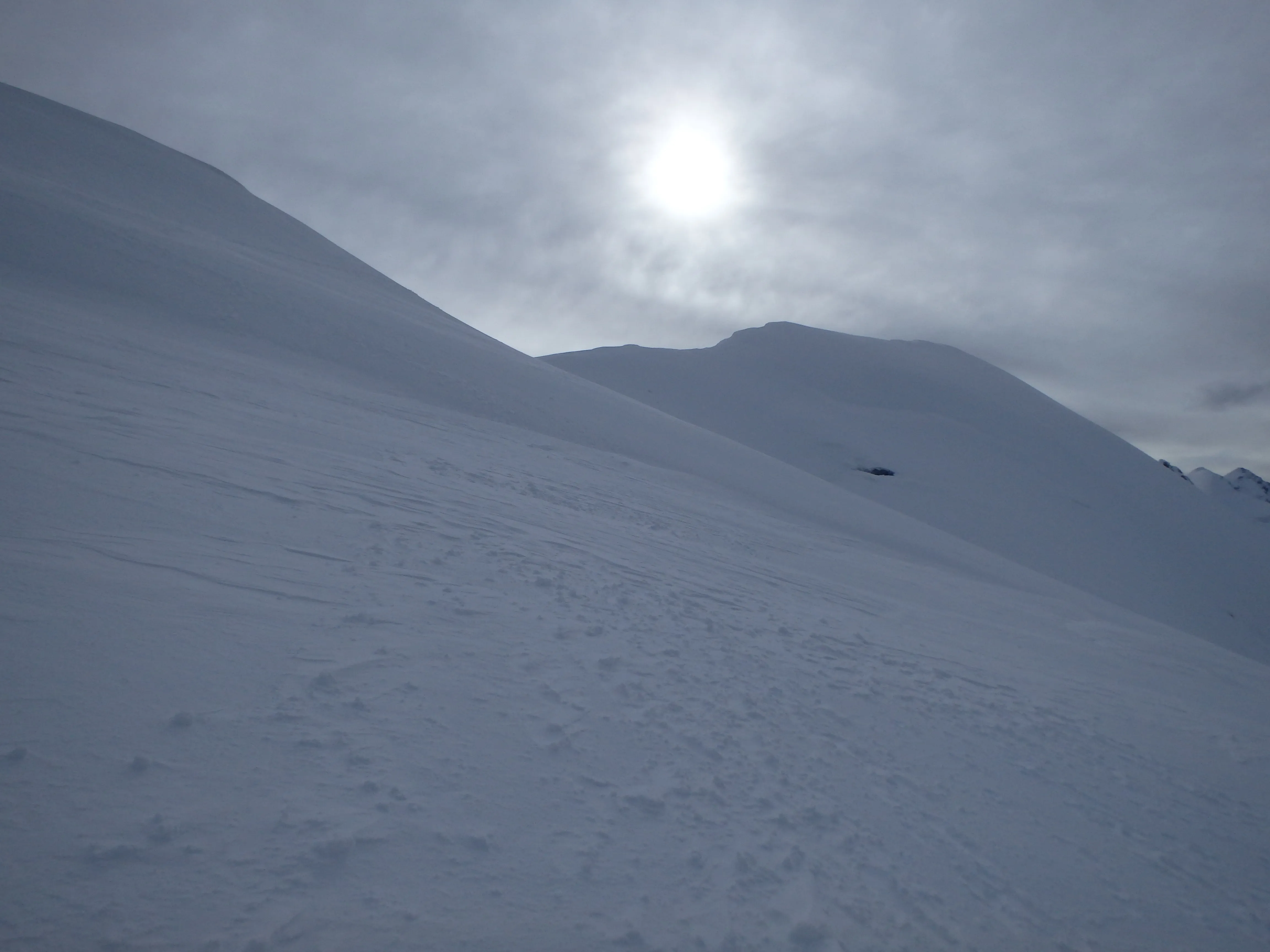 Annäherung an den Sattel zwischen den Gipfeln