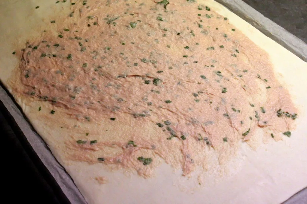 Anschnitt des Rinderfilets mit Brätfüllung