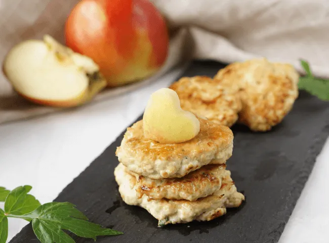 Apfel-Geflügelbällchen als Fingerfood für Babys und Kleinkinder