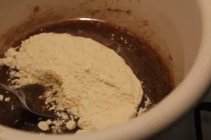 Äpfel werden geteilt