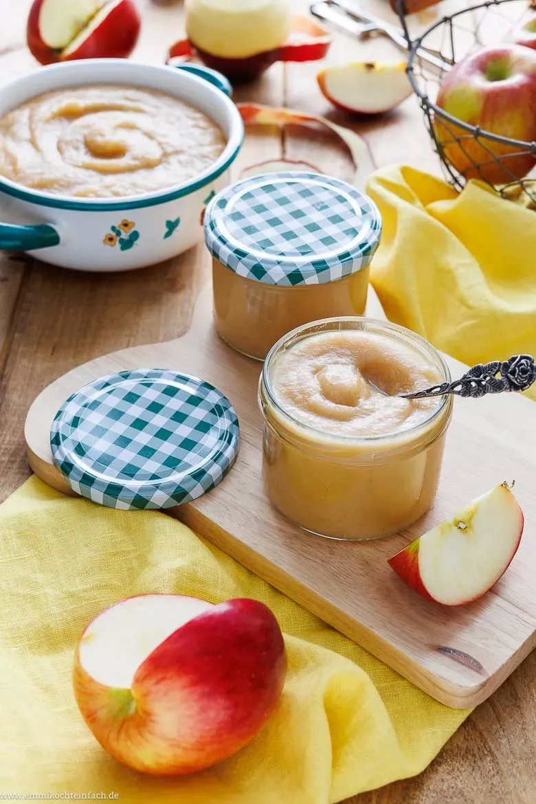 Äpfel werden zu Mus verarbeitet