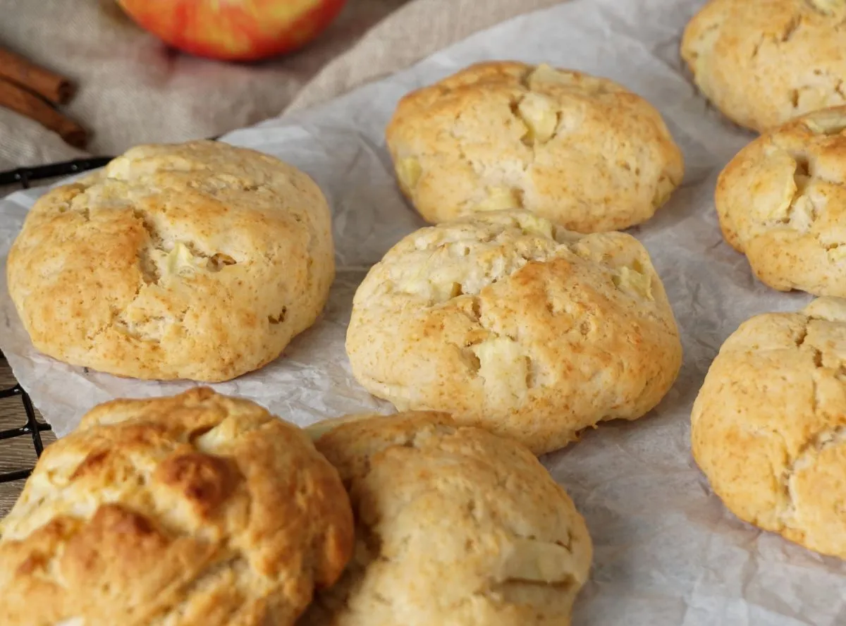 Apfelbällchen mit Quark aus dem Ofen