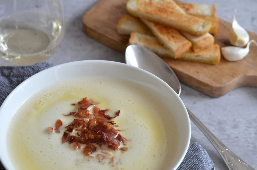 Appenzeller Käsesuppe mit Speck