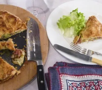 Appetitliche Kartoffel-Lauch-Tarte frisch aus dem Ofen, ein Rezept von Martina und Moritz