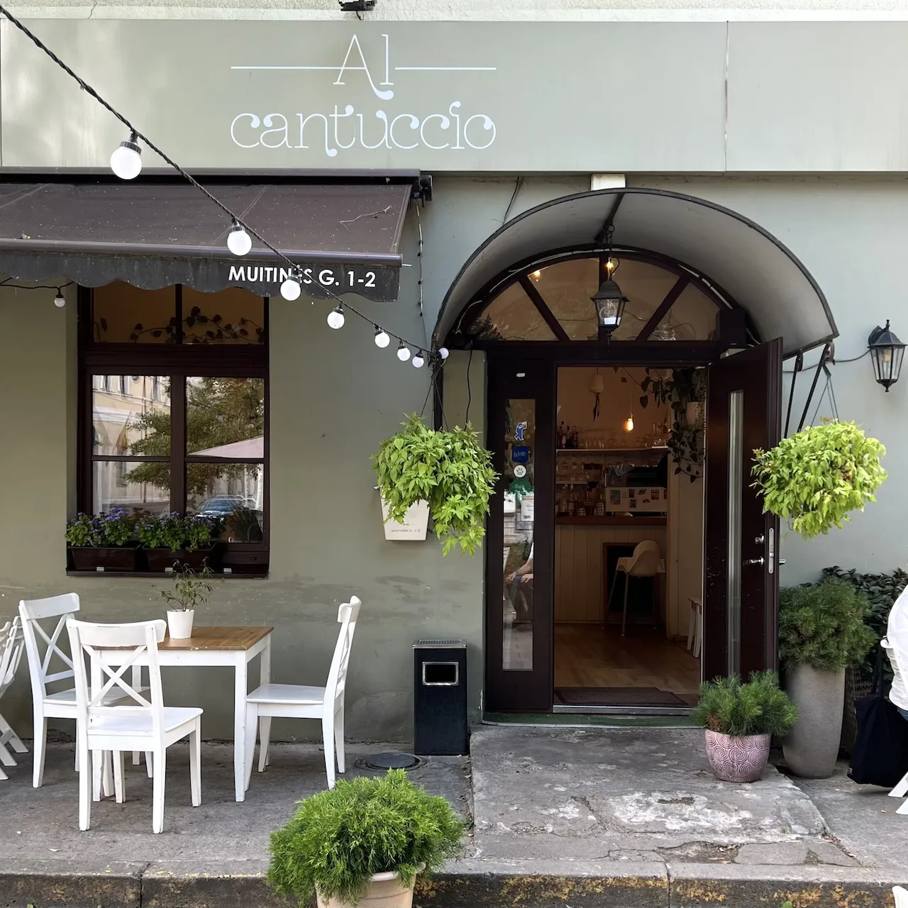 Architektur im Bauhausstil prägt das Stadtbild von Kaunas und zeugt von der Zeit als provisorische Hauptstadt Litauens.