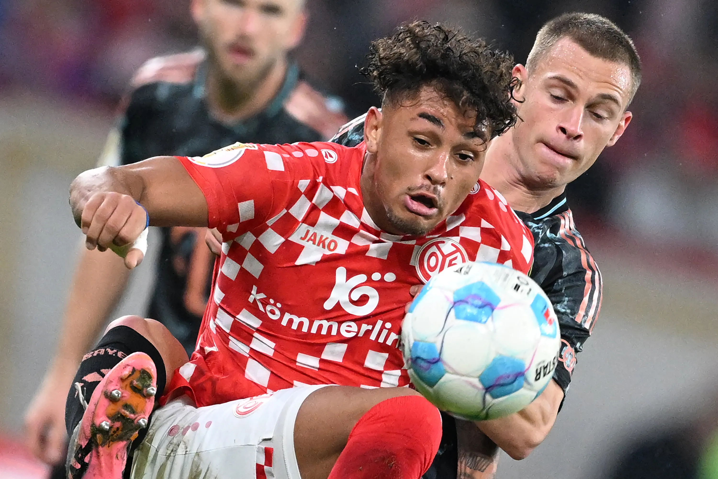 Armindo Sieb von Mainz 05 im Trikot gegen den FC Bayern im DFB-Pokal Spiel
