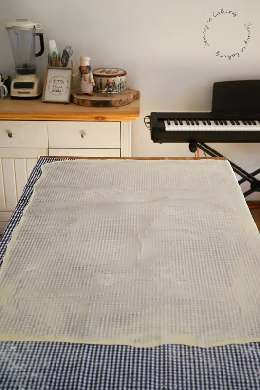 Ausgezogener Strudelteig