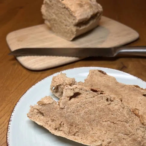 Außen kross, innen fluffig: Joghurtbrot, eine leckere Beilage zu Arthrose Ernährung Rezepten.