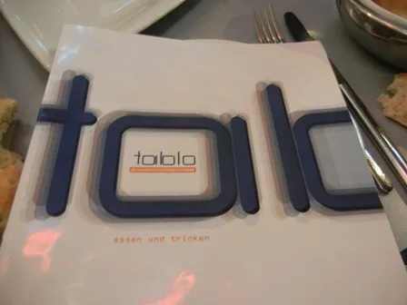 Außenansicht des türkischen Restaurants Tablo in Essen, bereit für eine kulinarische Entdeckung