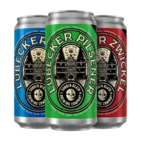 Auswahl an deutschen Craft Bieren, inklusive IPA