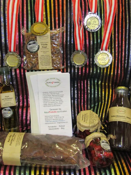 Auszeichnungen für Qualität: Unsere Gold-, Silber- und Bronze-Medaillen, gewonnen bei der Produktprämierung der AbHof Messe in Wieselburg.