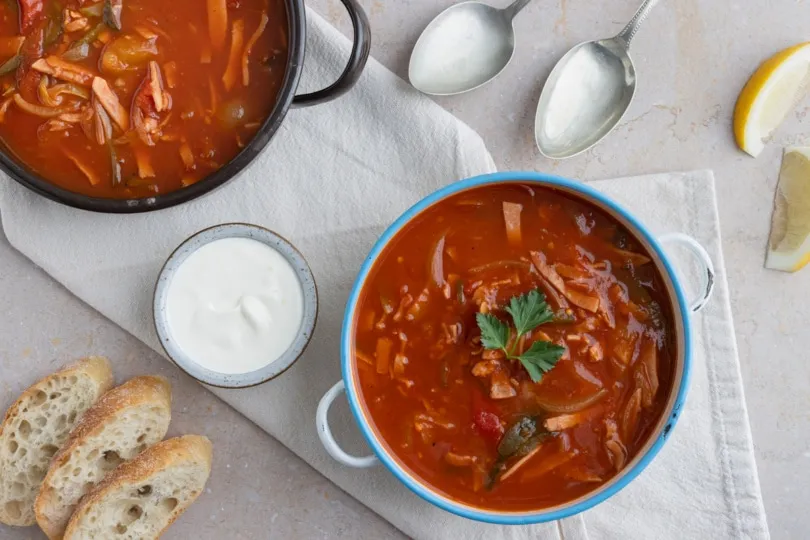 Authentische Soljanka, vielseitig und einfach zubereitet