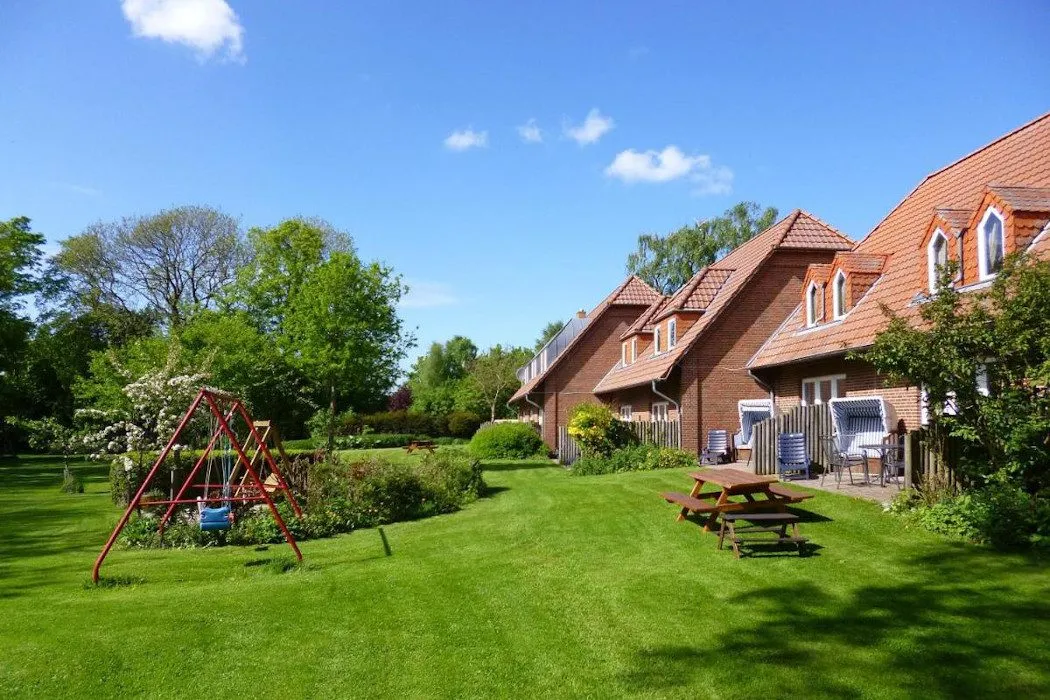 Backsteinhäuser mit Garten