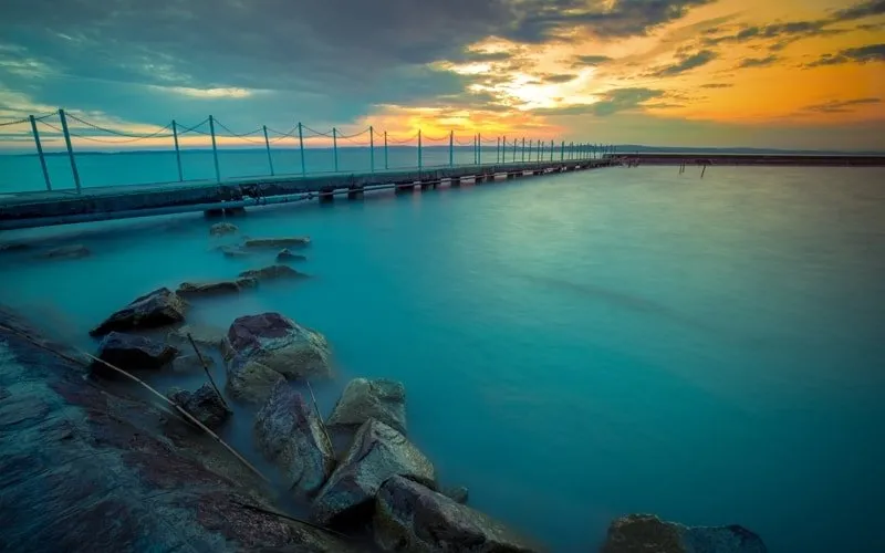 Balaton Seeufer mit Strand und Booten