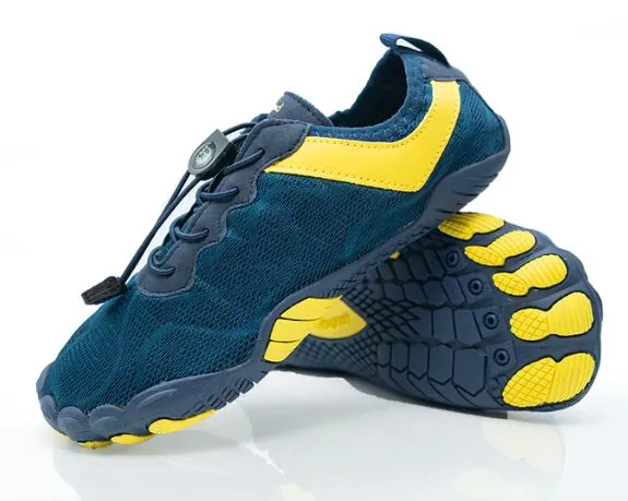 Barfußschuhe für natürliche Bewegung beim Outdoor-Fitness oder Calisthenics