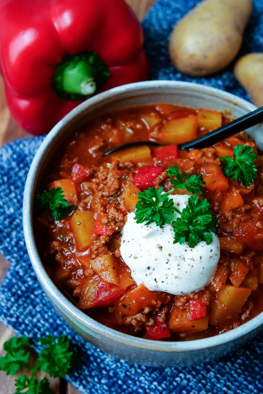 Bauerntopf ohne Fix mit Paprika, Kartoffeln und Hackfleisch