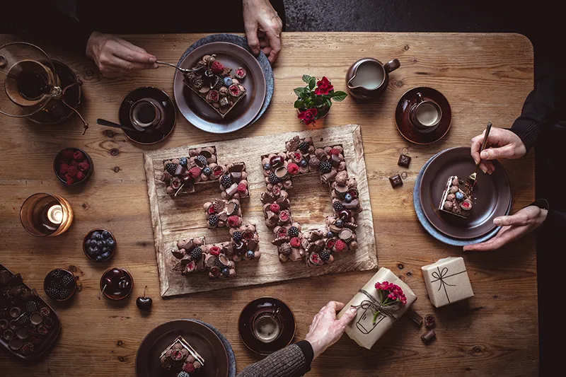 Beispiel einer Zahlentorte zum 30. Geburtstag mit Schokoladenbasis