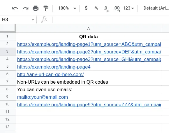Beispiel für QR-Code-Daten in einer Excel-Tabelle mit URLs und UTM-Parametern