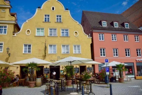 Belebte Gassen: Die Altstadt von Memmingen mit ihrer charmanten Kneipenszene