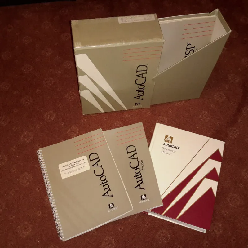 Benutzeroberfläche von AutoCAD Release 10, das im Oktober 1988 mit verbesserten 3D-Funktionen und erweiterter Speicherunterstützung für DOS-Nutzer veröffentlicht wurde.