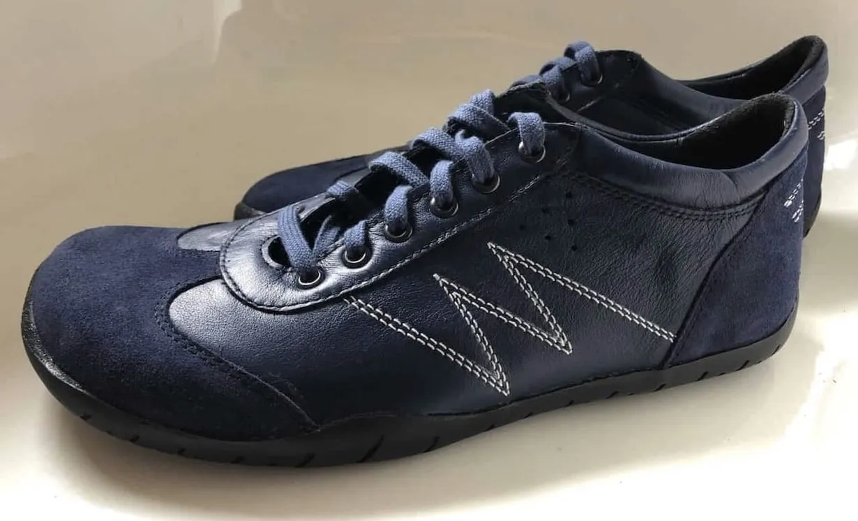 Blau-braune Senmotic Barfußlaufschuhe aus Leder, ideal für gelenkschonendes Joggen