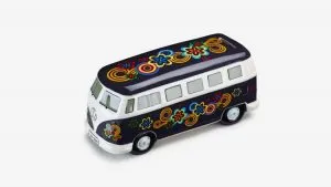 Blaue Bulli Spardose im Flower-Power-Design