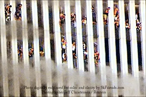 Blick auf einen traurigen Dackel im Tierheim, der auf seine zweite Chance wartet.