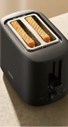 Breiter Toastschlitz des Xiaomi Toasters, der verschiedene Brotdicken aufnehmen kann