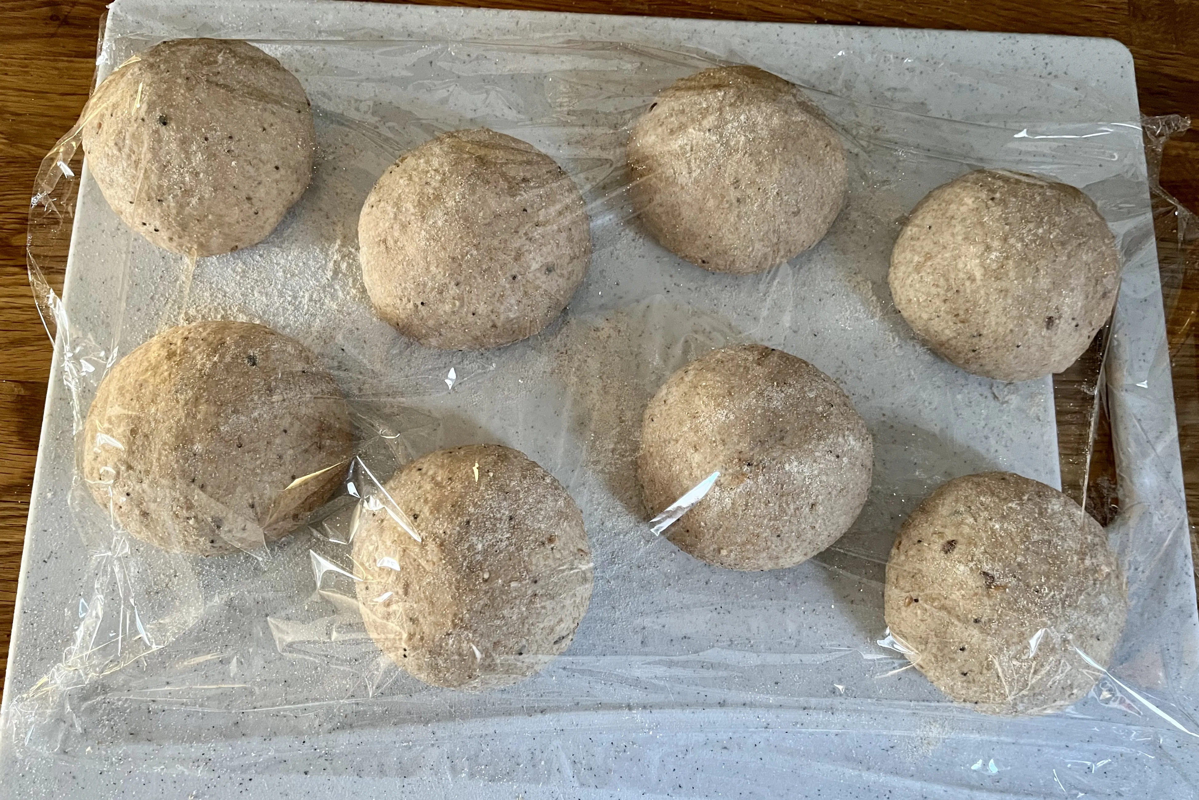 Brötchen ca. 45-60 Minuten gehen lassen