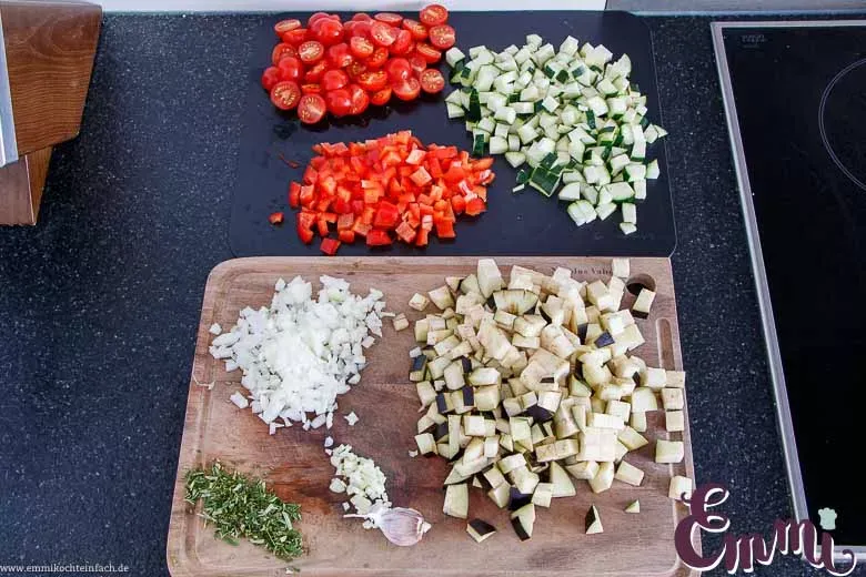 Buntes Gemüse für eine köstliche vegetarische Quiche