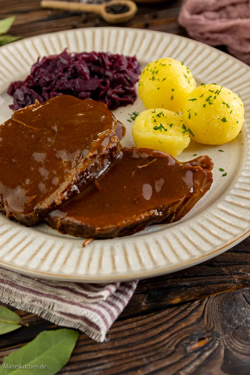 Butterzarter Rinderschmorbraten mit leckerer Soße.