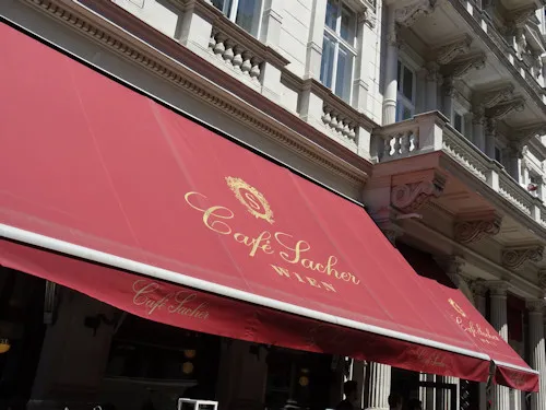 Café Sacher Markise
