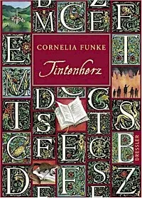 Cover von Tintenherz, dem ersten Band der Tintenwelt-Trilogie von Cornelia Funke, das einen Jungen und ein Mädchen vor einem düsteren Hintergrund zeigt.