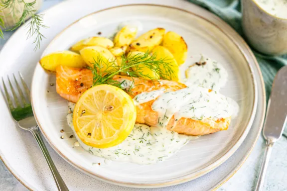 Cremige Dillsauce, perfekt zu Fischgerichten