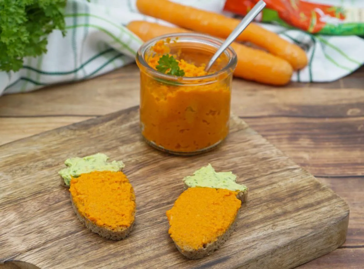 Cremige Möhrenbutter, ideal als Brotaufstrich