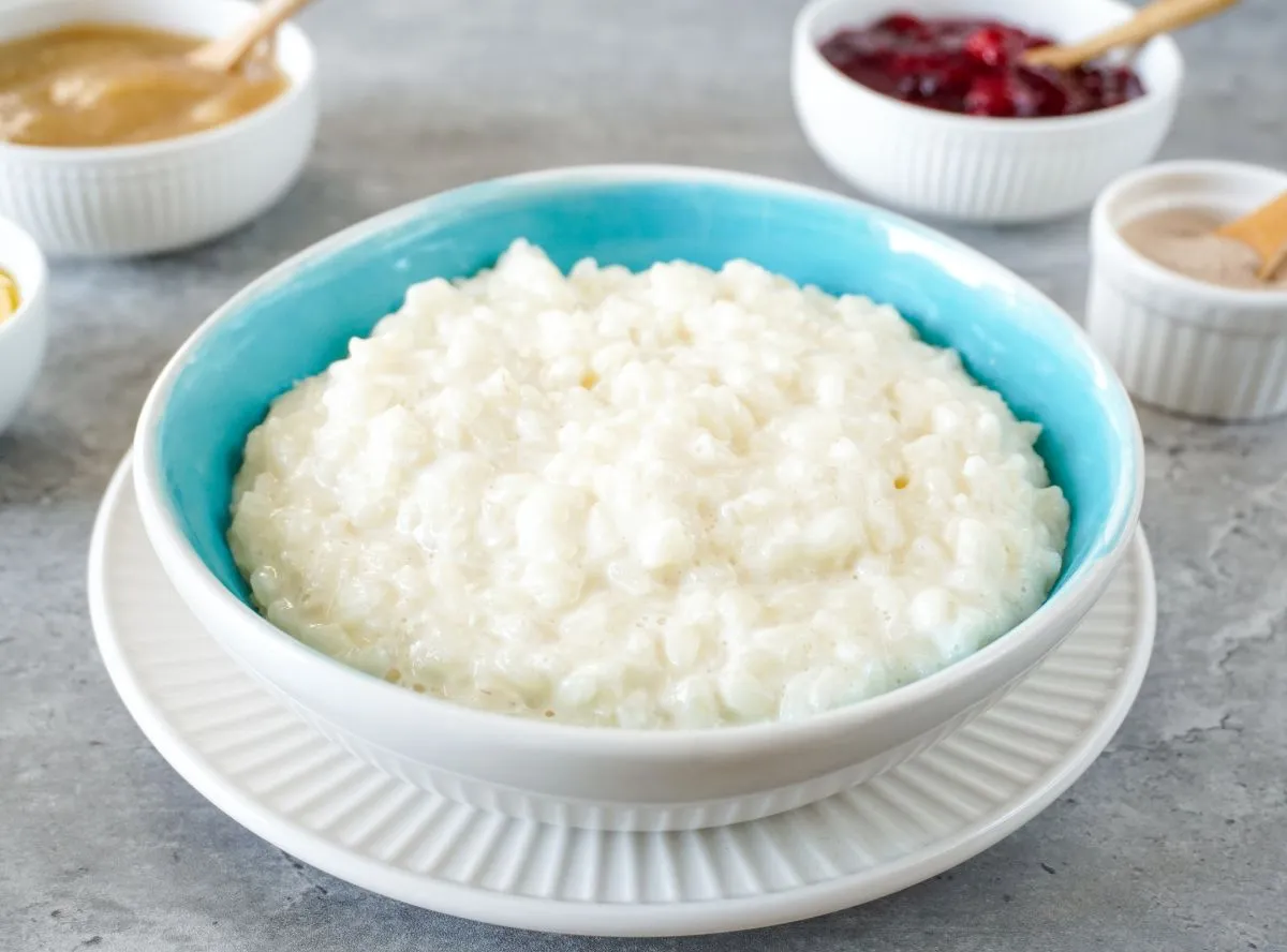 Cremiger Milchreis mit Zimt und Apfel