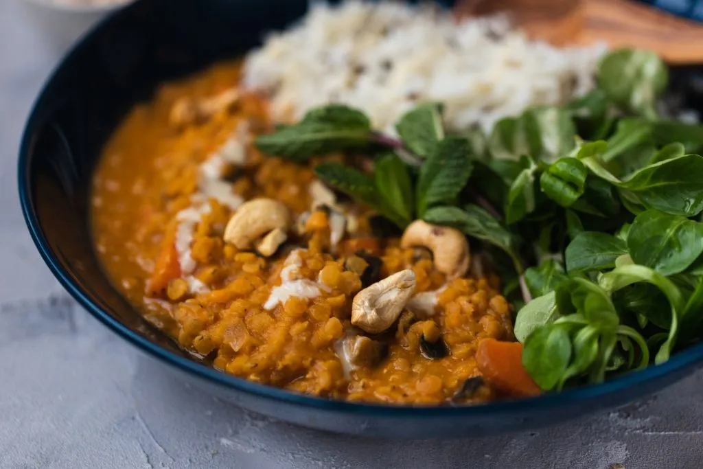 Cremiges Kokos-Linsencurry