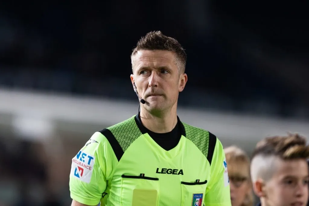 Daniele Orsato, erfahrener FIFA-Schiedsrichter der WM 2022, leitet das Eröffnungsspiel in Katar.