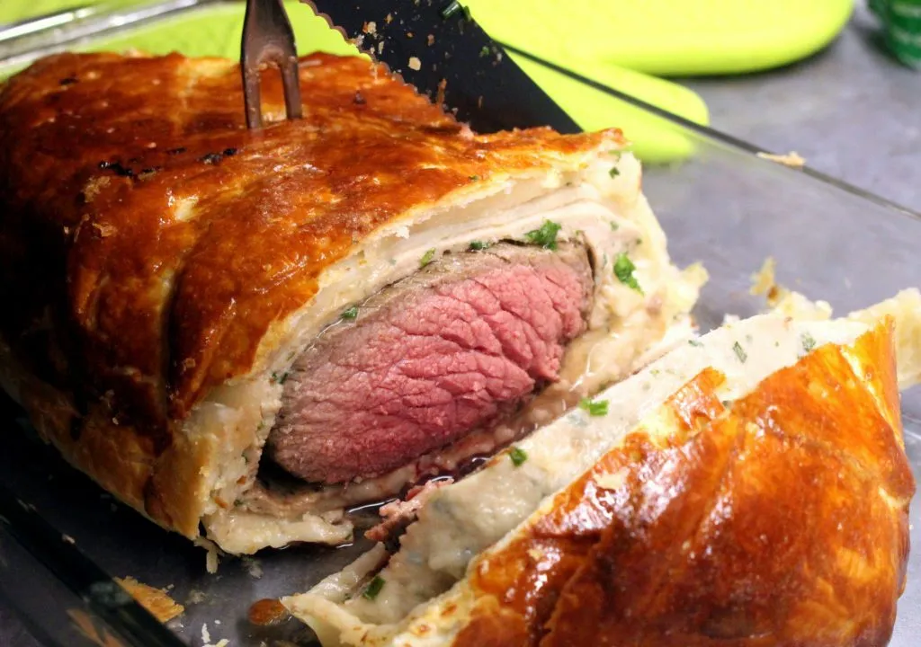 Das fertige Gericht wird serviert